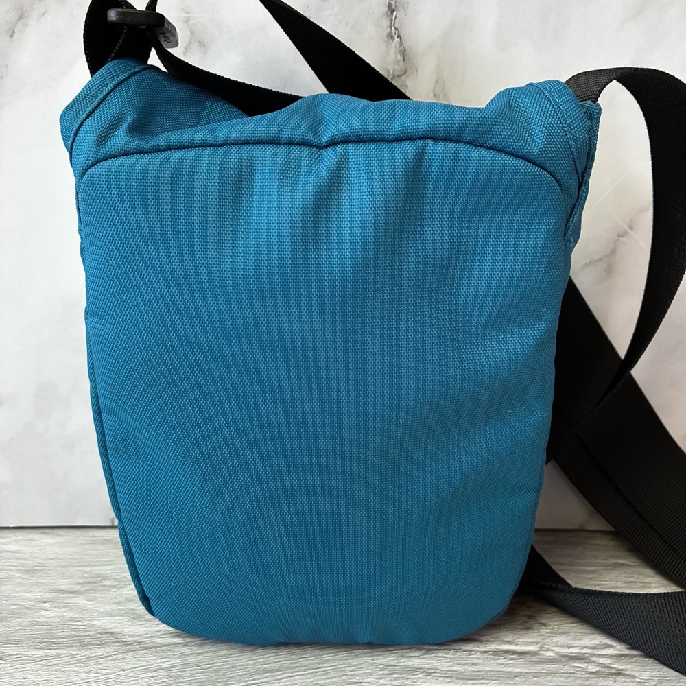 MEC Mountain Equipment Blue Crossbody Shoulder Travel Commuter Organizer Bag - Picture 4 of 12